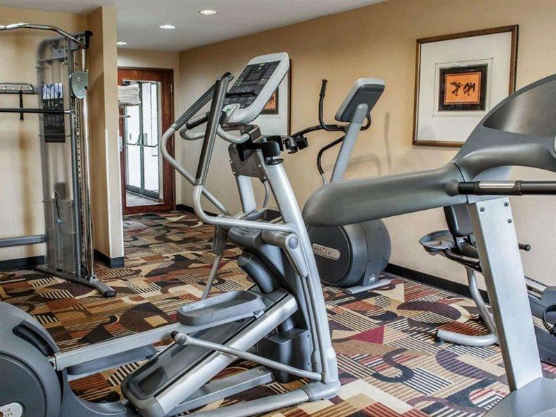 Quality Inn & Suites Greenfield I-70 Buitenkant foto