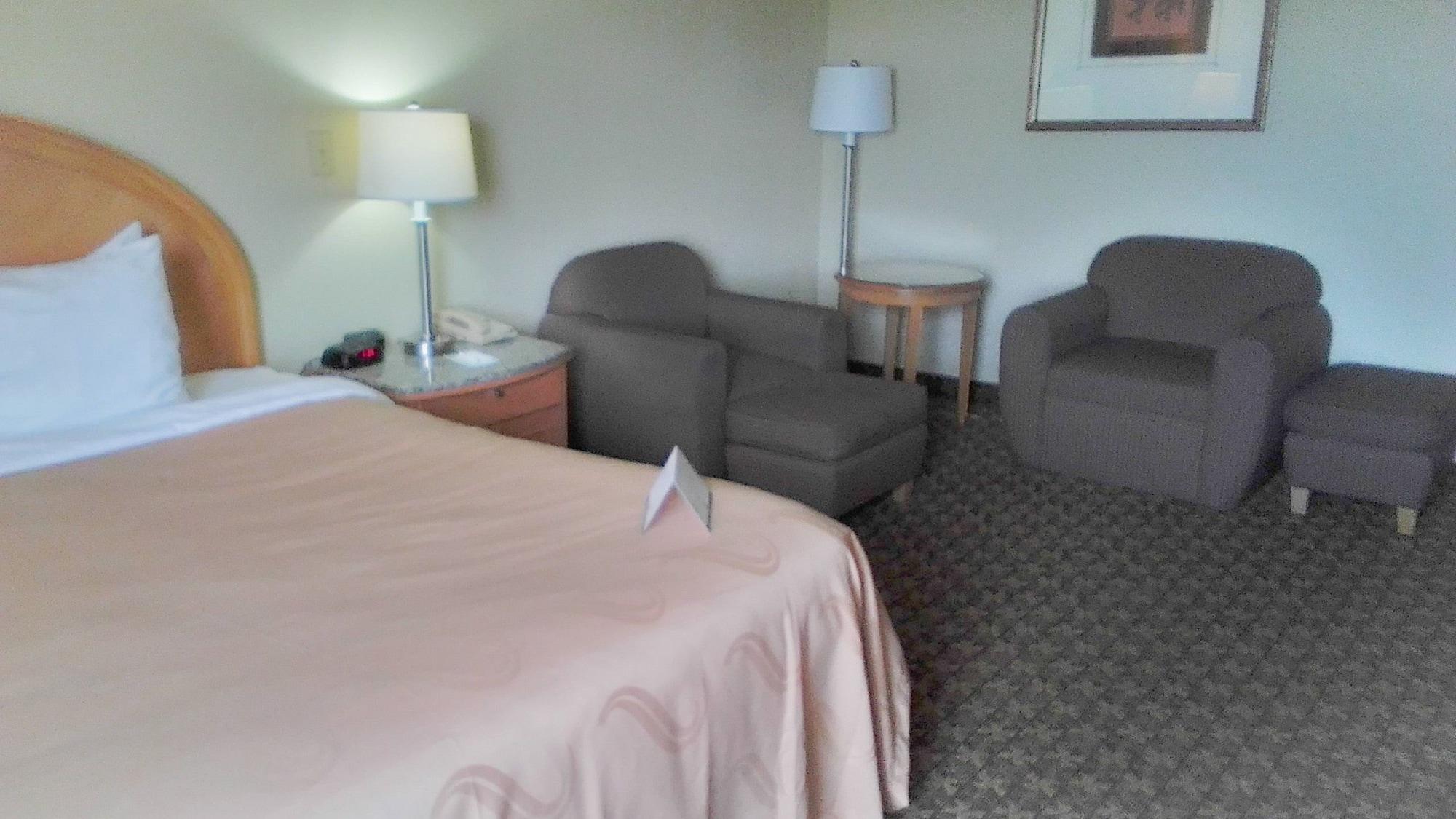 Quality Inn & Suites Greenfield I-70 Buitenkant foto