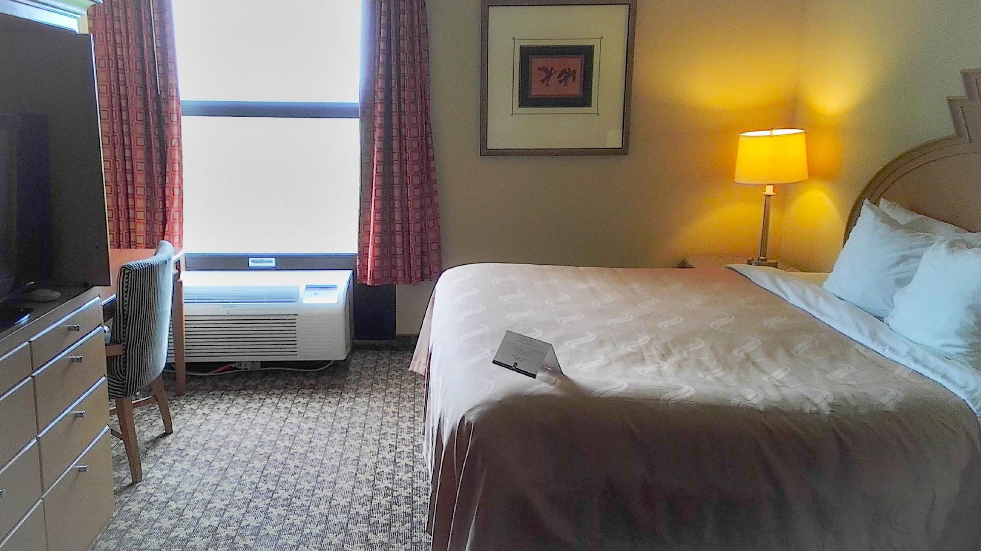 Quality Inn & Suites Greenfield I-70 Buitenkant foto