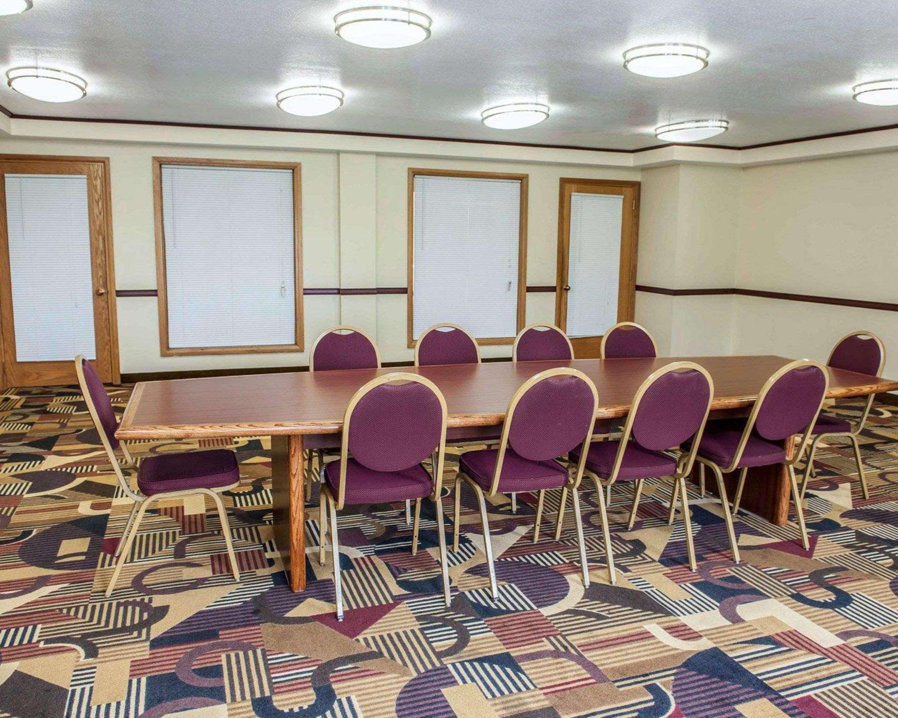 Quality Inn & Suites Greenfield I-70 Buitenkant foto