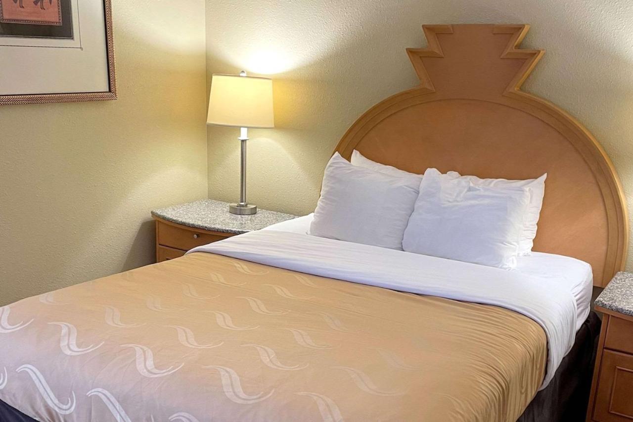 Quality Inn & Suites Greenfield I-70 Buitenkant foto